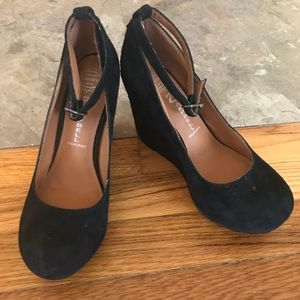 Jeffrey Campbell black suede wedge sz7